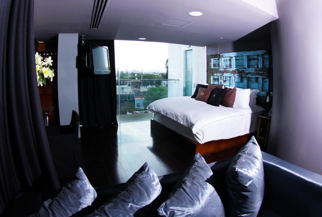 Demetria Hotel Guadalajara Buitenkant foto